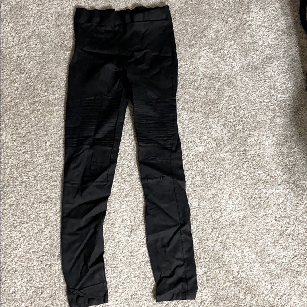 Black leggings